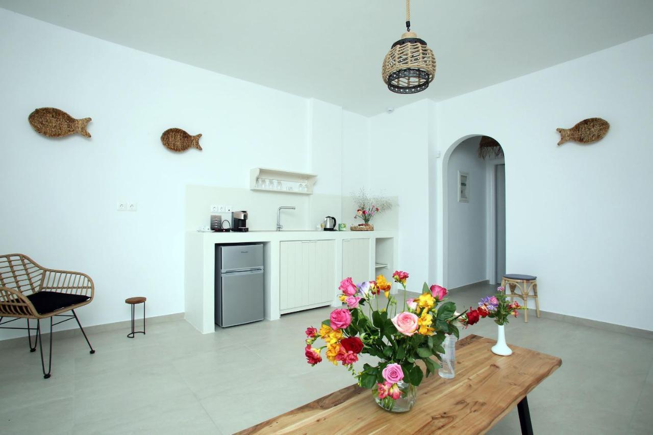 Elia Privileged Suites Andros Ανδροσ Andros Town Exterior foto